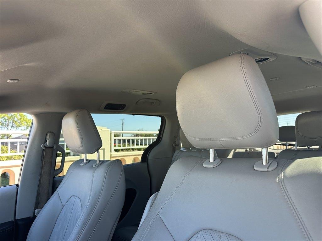 Chrysler Pacificatouring-L - Thumbnail 12