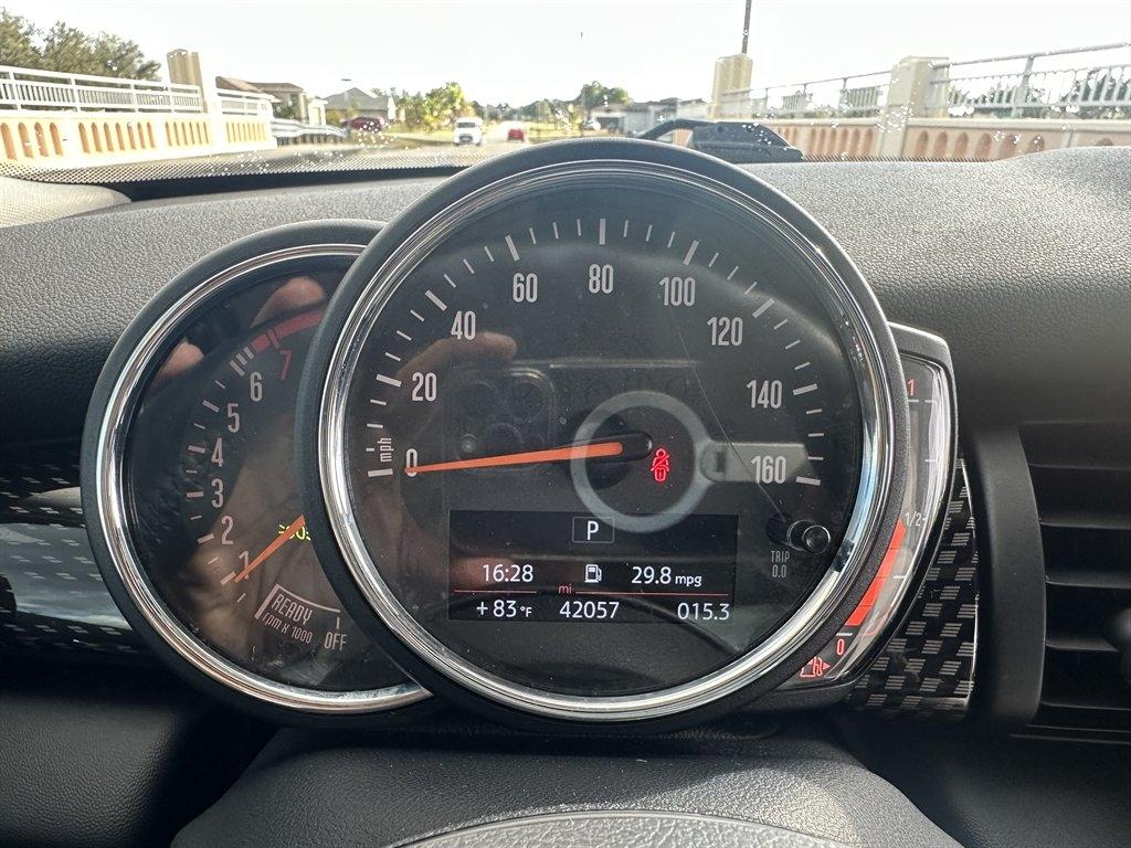 MINI Coopers 4-Door - Thumbnail 5