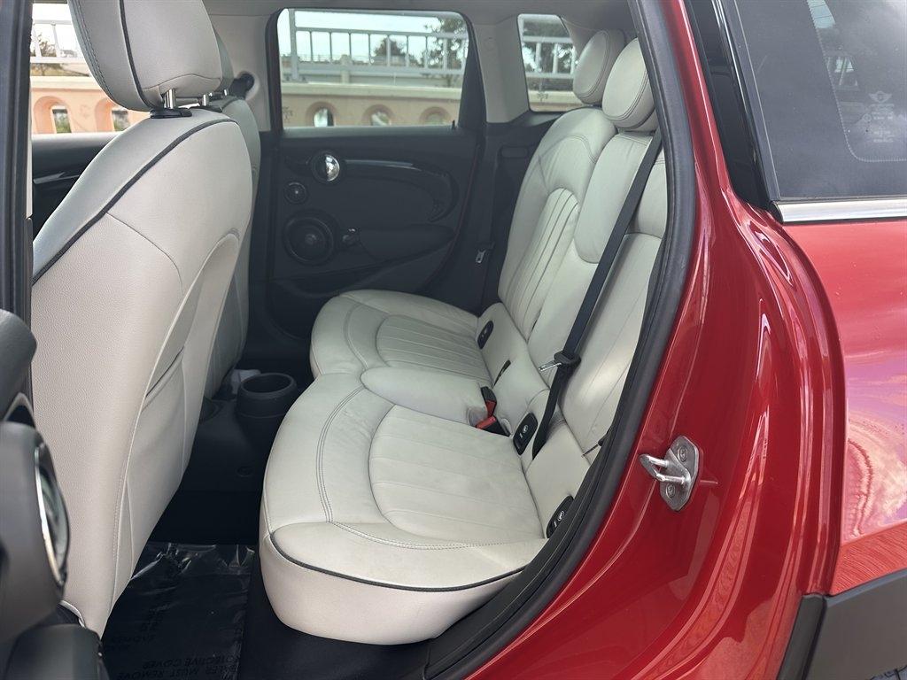 MINI Coopers 4-Door - Thumbnail 8