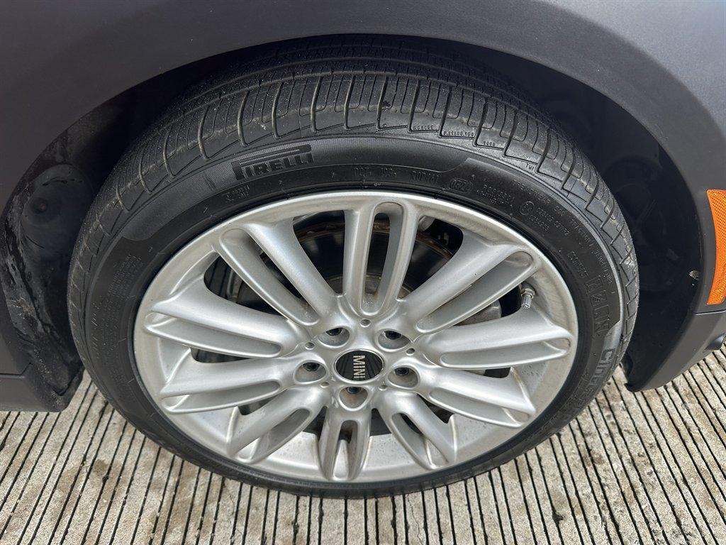 MINI Coopers 4-Door - Thumbnail 12