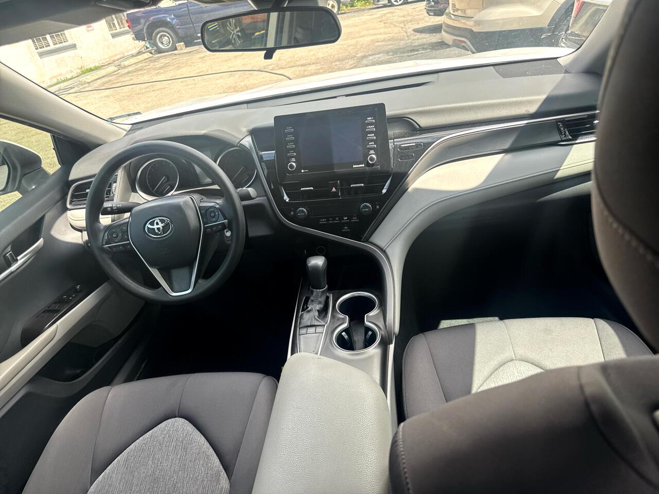 Toyota Camry Le - Thumbnail 7