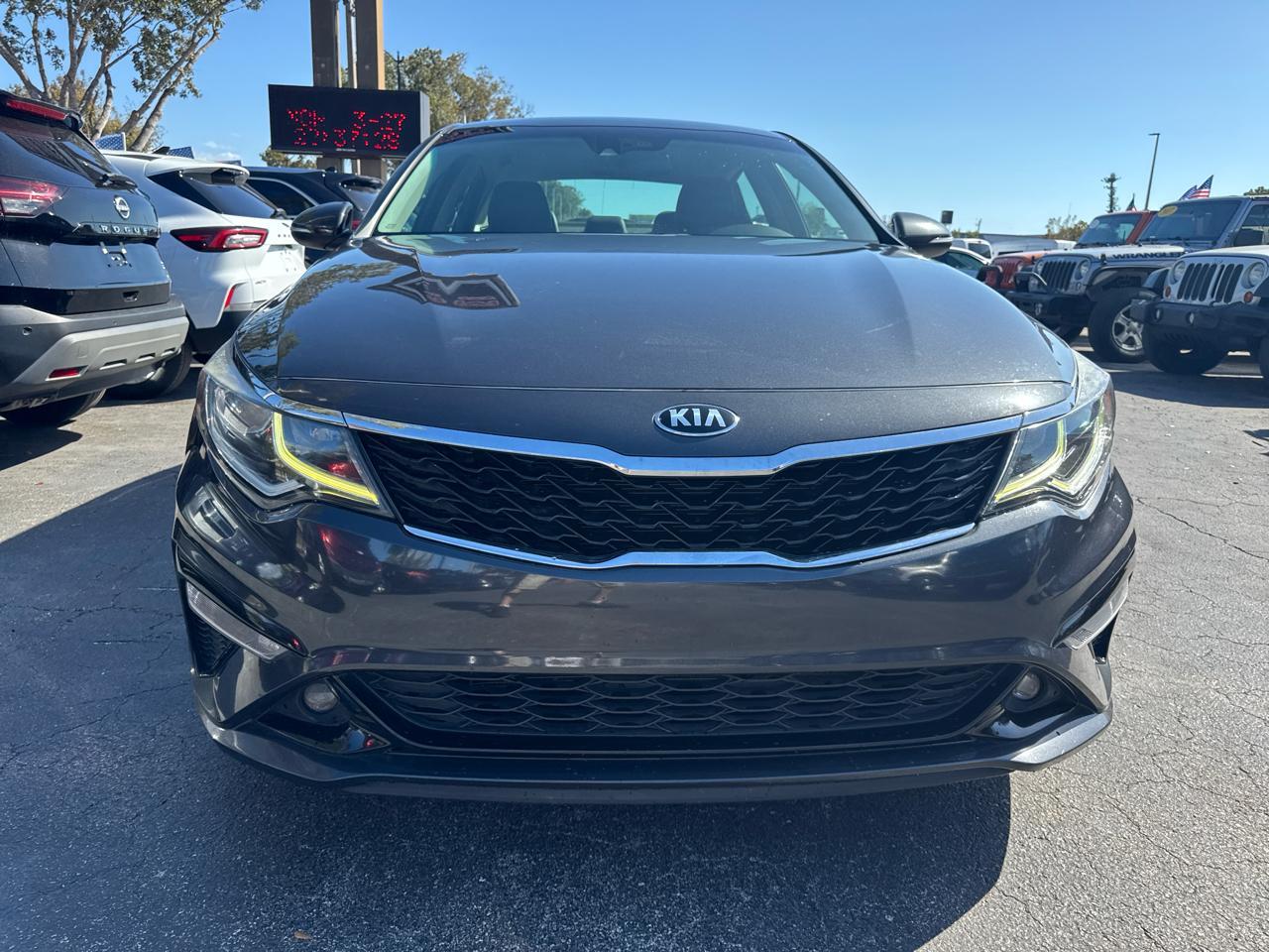 Kia Optima Lx - Thumbnail 6