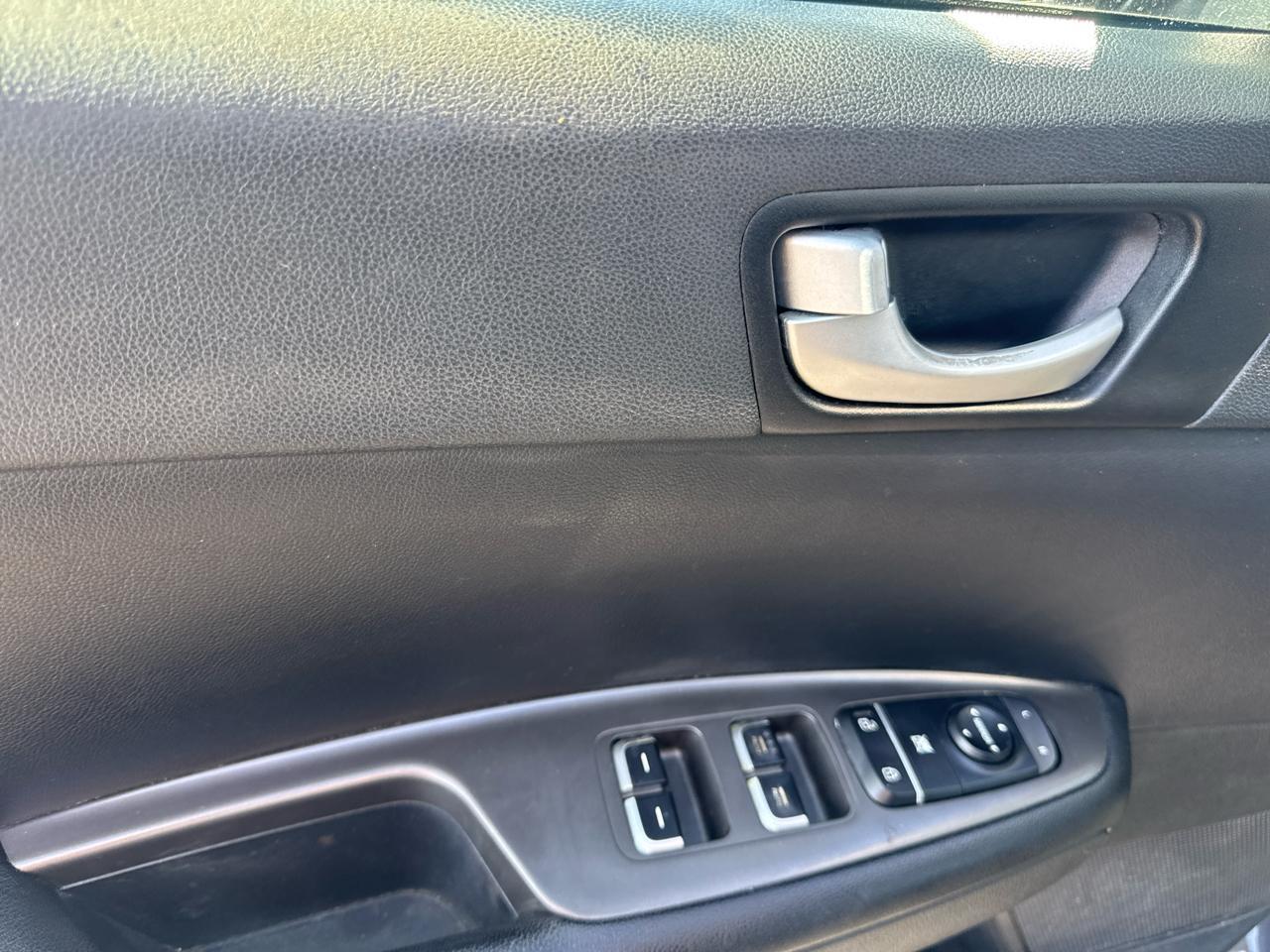 Kia Optima Lx - Thumbnail 14