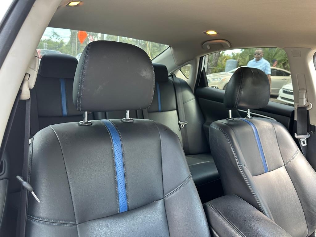 Nissan Altima 2.5 S - Thumbnail 2