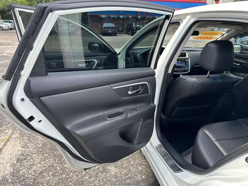 Nissan Altima 2.5 S - Thumbnail 12