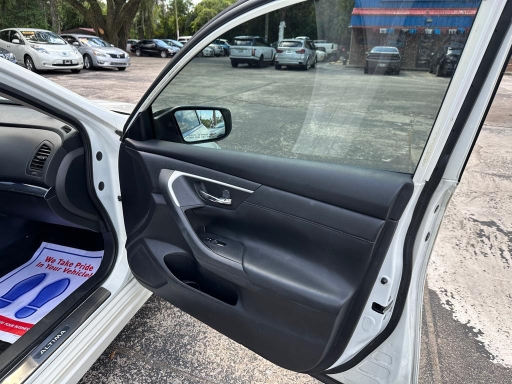 Nissan Altima 2.5 S - Thumbnail 16