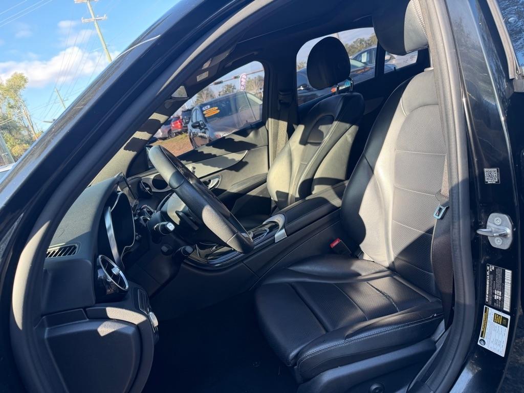 Mercedes-Benz C-Class C300 Sedan - Thumbnail 11