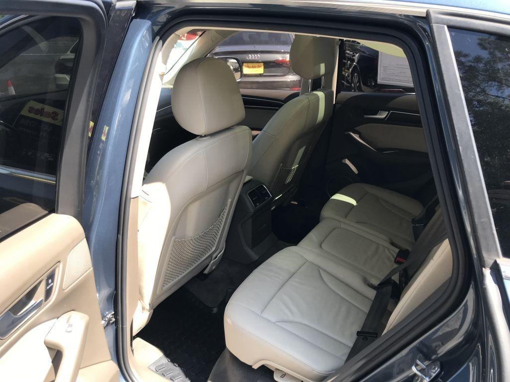 Audi Q5Premium Plus 4D 3.0T - Thumbnail 8