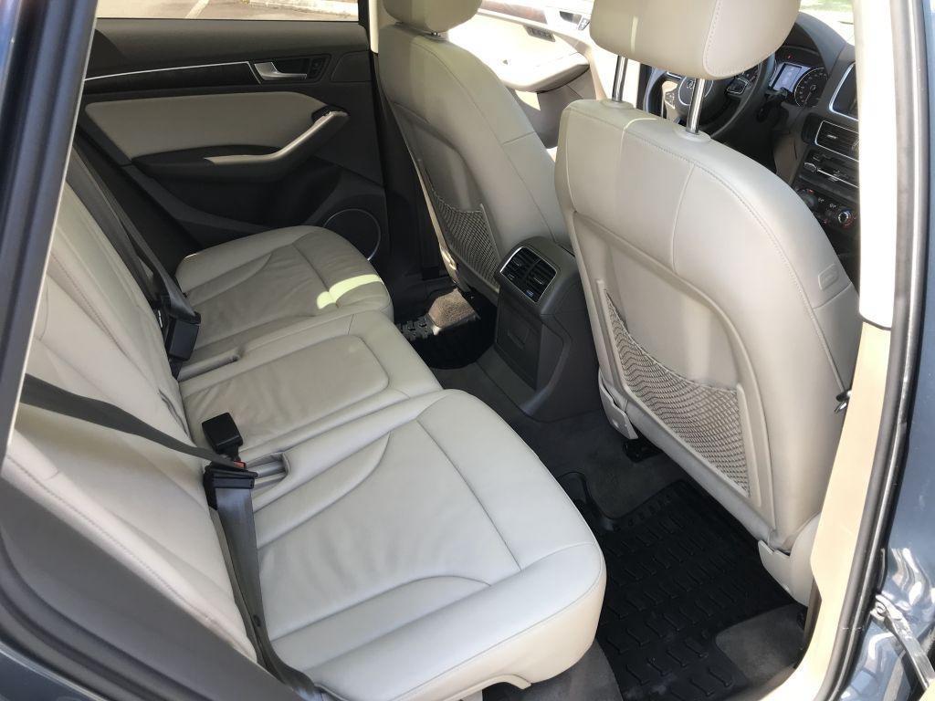 Audi Q5Premium Plus 4D 3.0T - Thumbnail 10