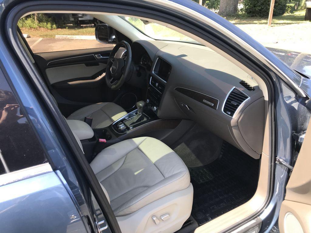 Audi Q5Premium Plus 4D 3.0T - Thumbnail 9