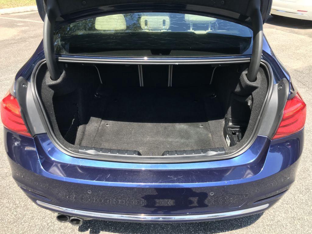 BMW 3-Series330I Sedan - Thumbnail 14