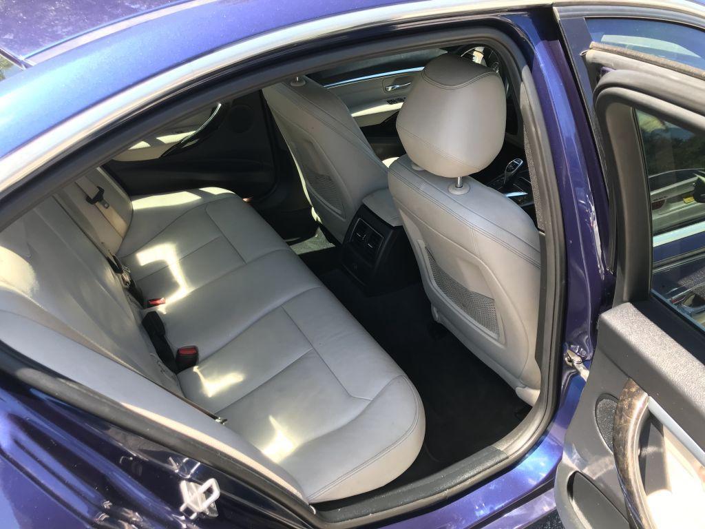 BMW 3-Series330I Sedan - Thumbnail 10