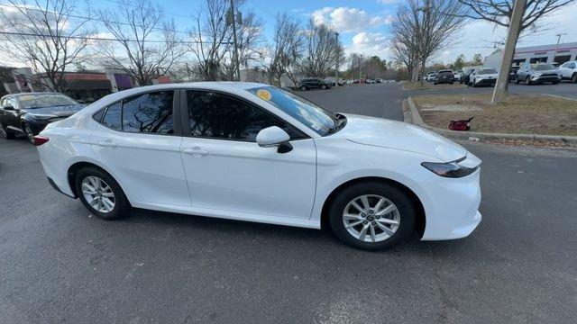 Toyota Camry Le Fwd - Thumbnail 4