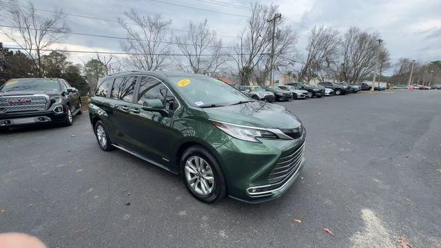 Toyota Sienna Limited Fwd - Thumbnail 4