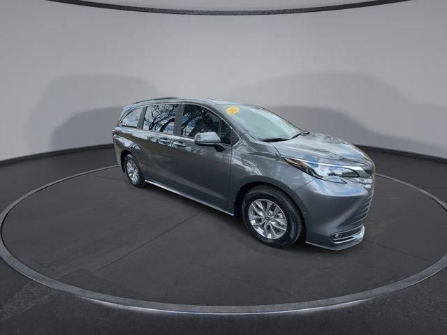 Toyota Sienna Xle Fwd - Thumbnail 4