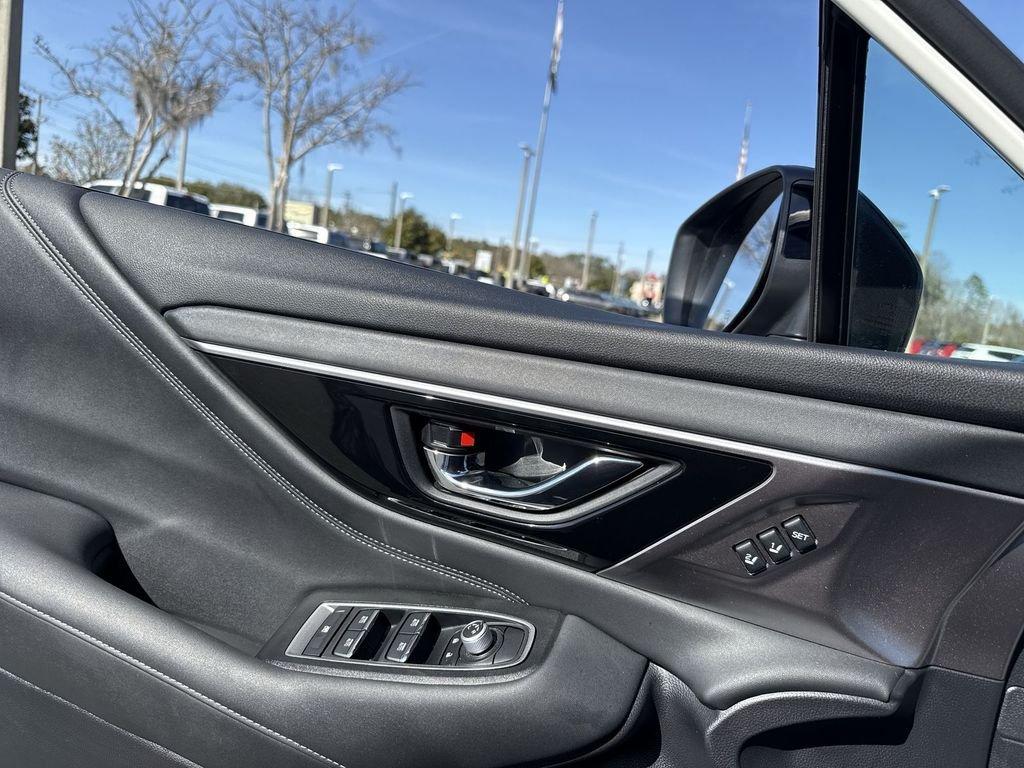 Subaru Outback Limited - Thumbnail 11