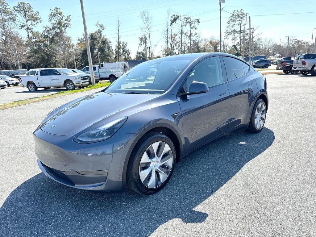 Tesla Model Y Long Range - Thumbnail 8