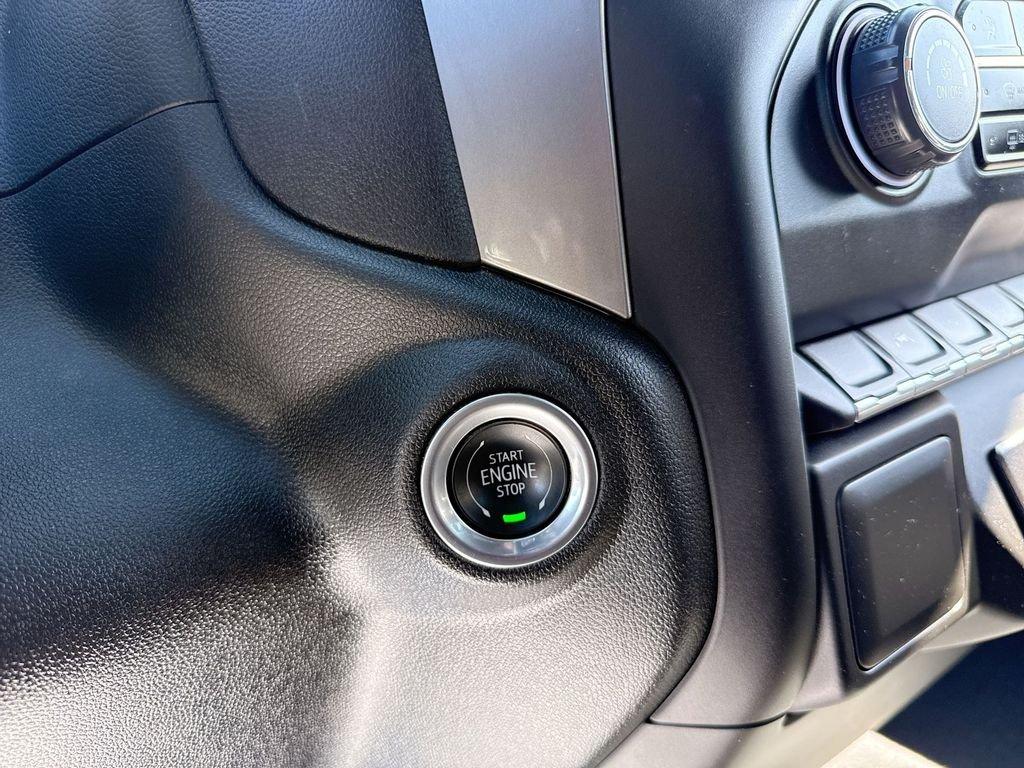 Chevrolet Silverado 1500 Custom - Thumbnail 16