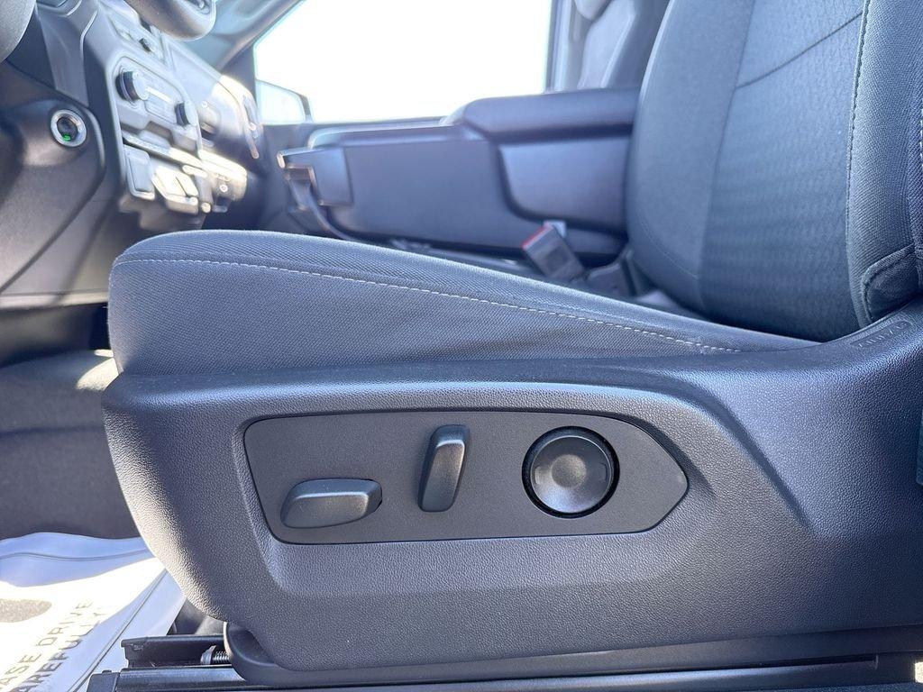 Chevrolet Silverado 1500 Custom - Thumbnail 12