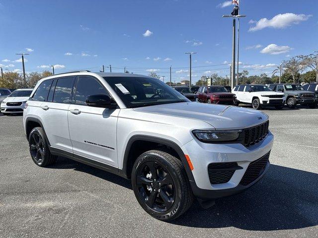 Jeep Grand Cherokee Altitude X 4X4 - View 1