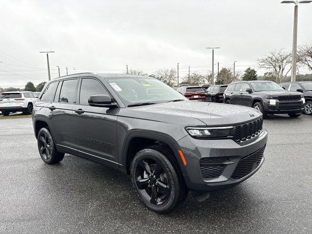 Jeep Grand Cherokee Altitude 4X4 - View 1
