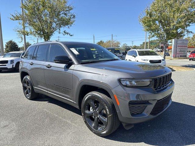 Jeep Grand Cherokee Altitude X 4X4 - View 1