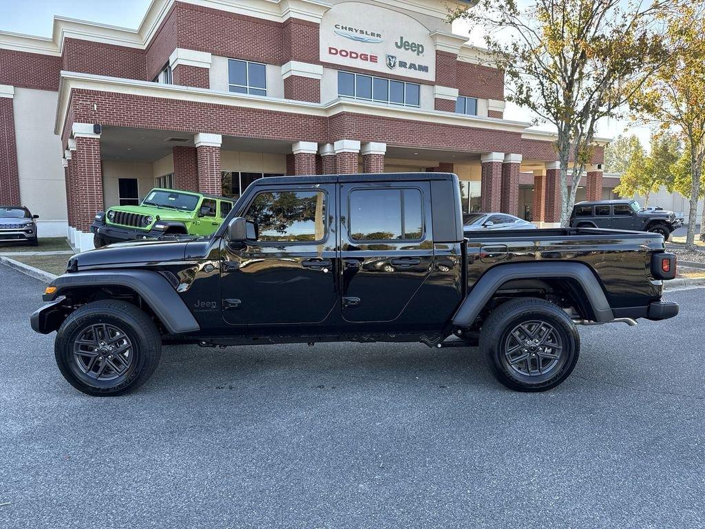 Jeep Gladiator Sport S 4X4 - Thumbnail 7