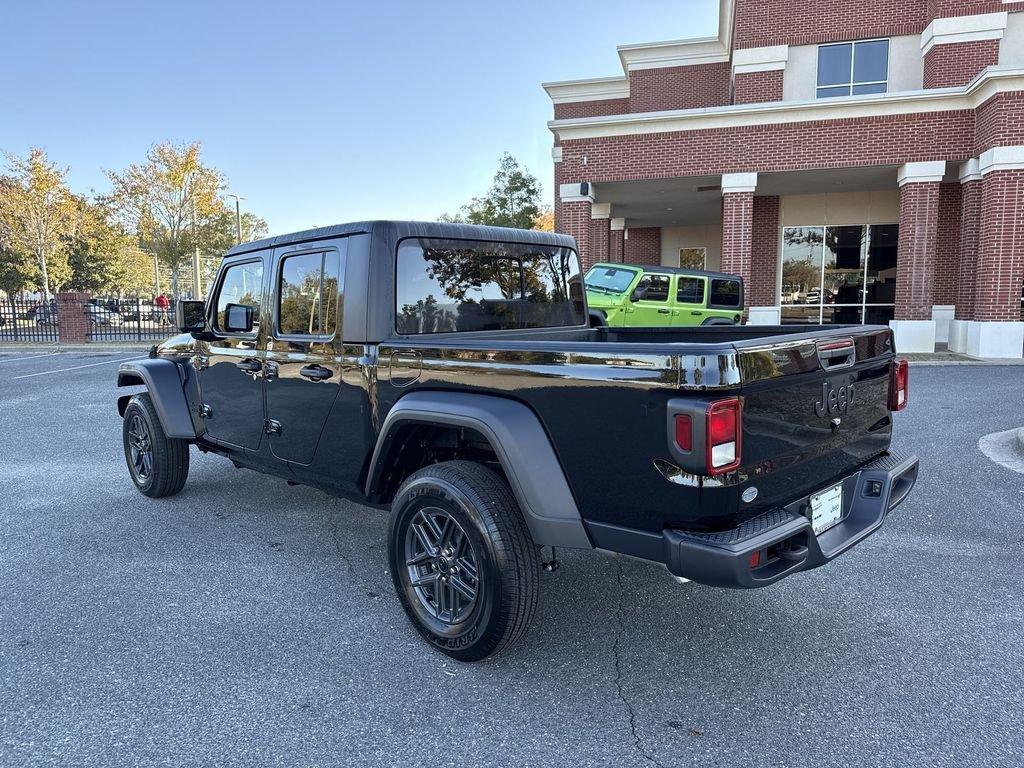 Jeep Gladiator Sport S 4X4 - Thumbnail 6