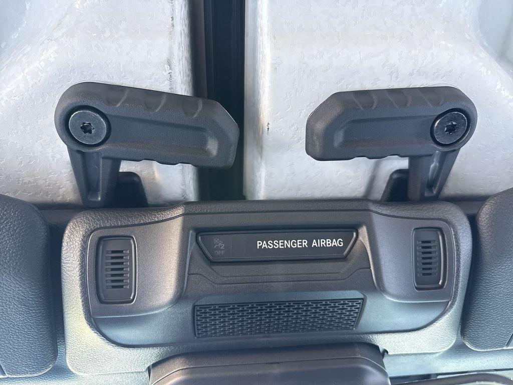 Jeep Gladiator Sport S 4X4 - Thumbnail 17