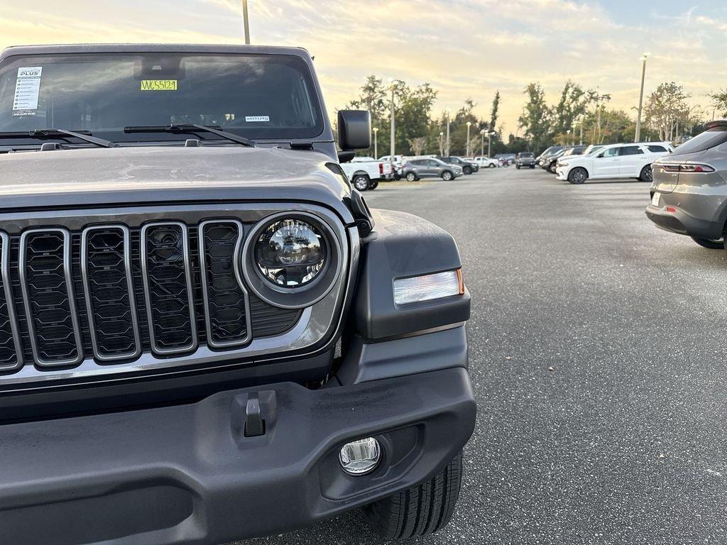 Jeep Wrangler 4-Door Sport S - Thumbnail 10