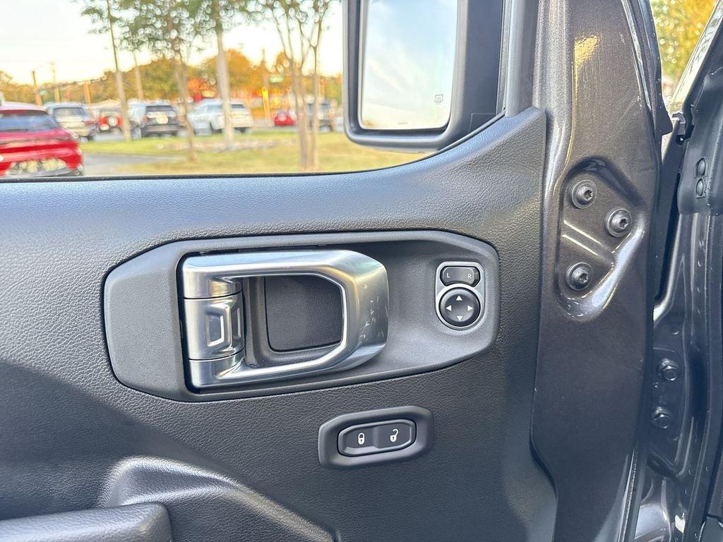 Jeep Wrangler 4-Door Sport S - Thumbnail 14