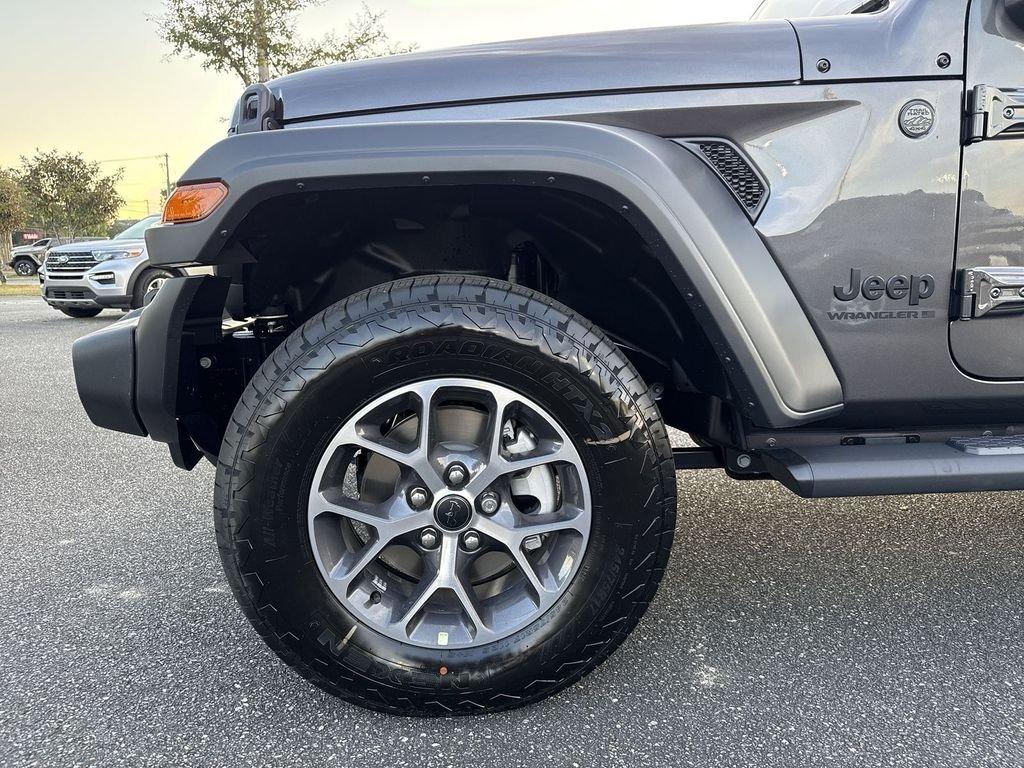 Jeep Wrangler 4-Door Sport S - Thumbnail 11