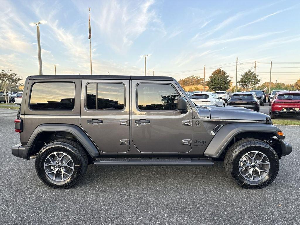 Jeep Wrangler 4-Door Sport S - Thumbnail 3