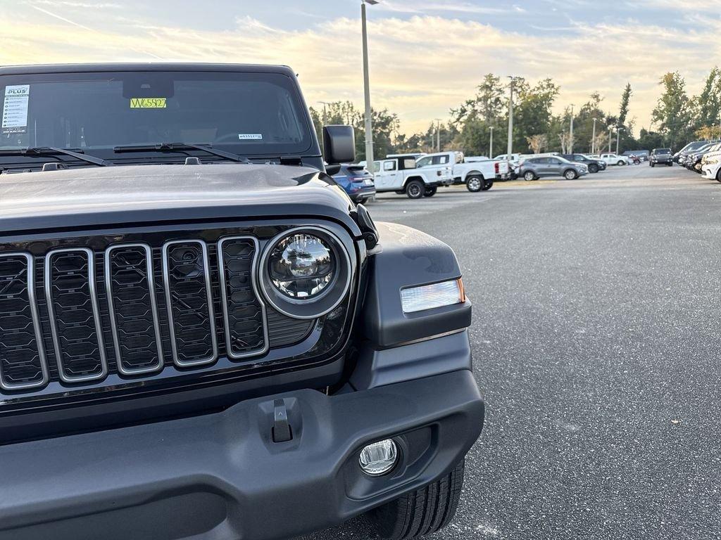 Jeep Wrangler 4-Door Sport S - Thumbnail 10