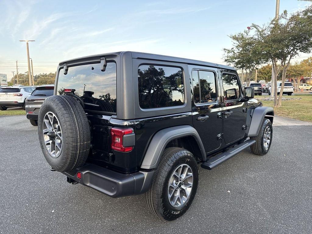 Jeep Wrangler 4-Door Sport S - Thumbnail 4