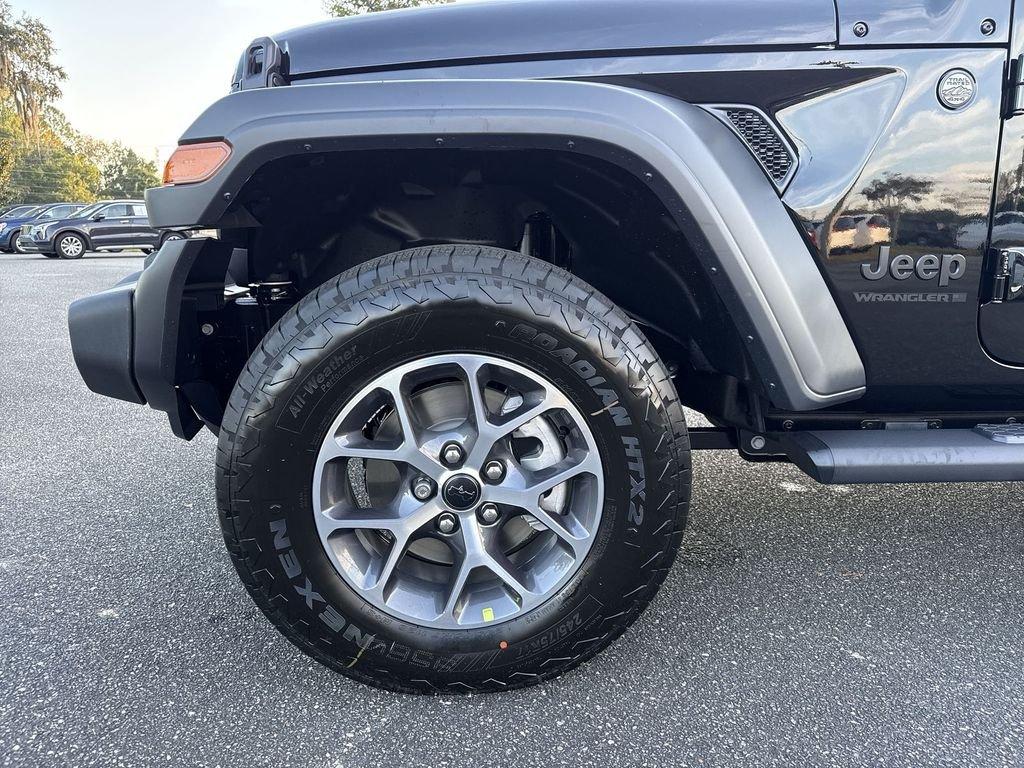 Jeep Wrangler 4-Door Sport S - Thumbnail 11