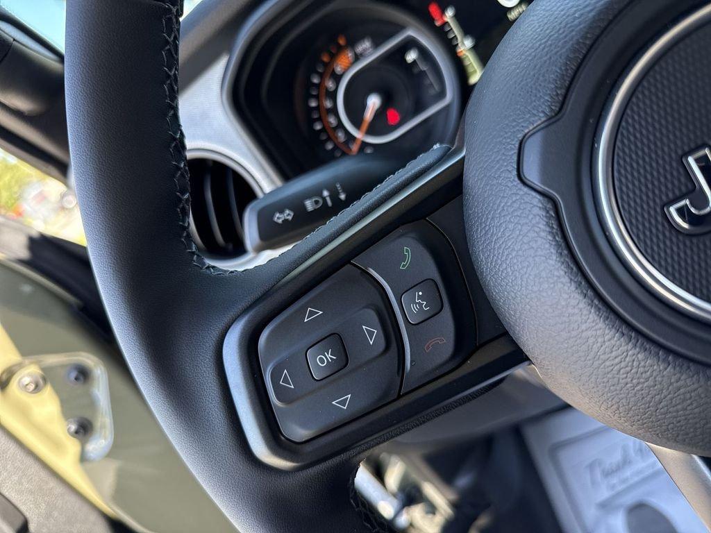 Jeep Wrangler 4-Door Sport S - Thumbnail 16