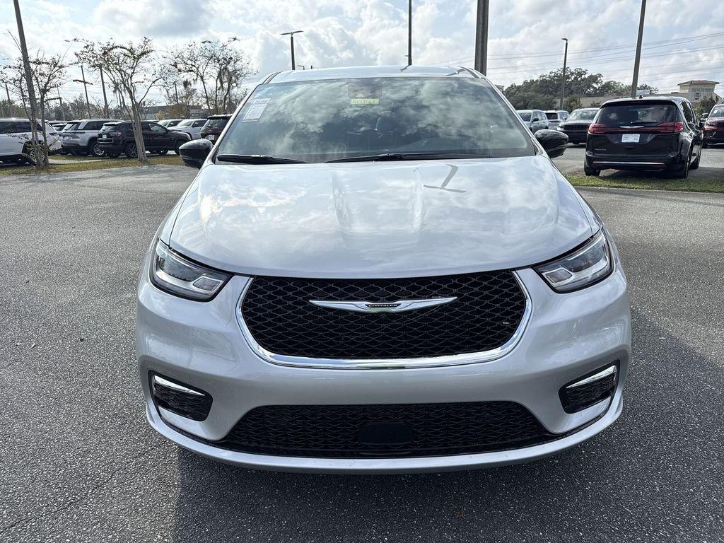 Chrysler Pacifica Select - Thumbnail 9