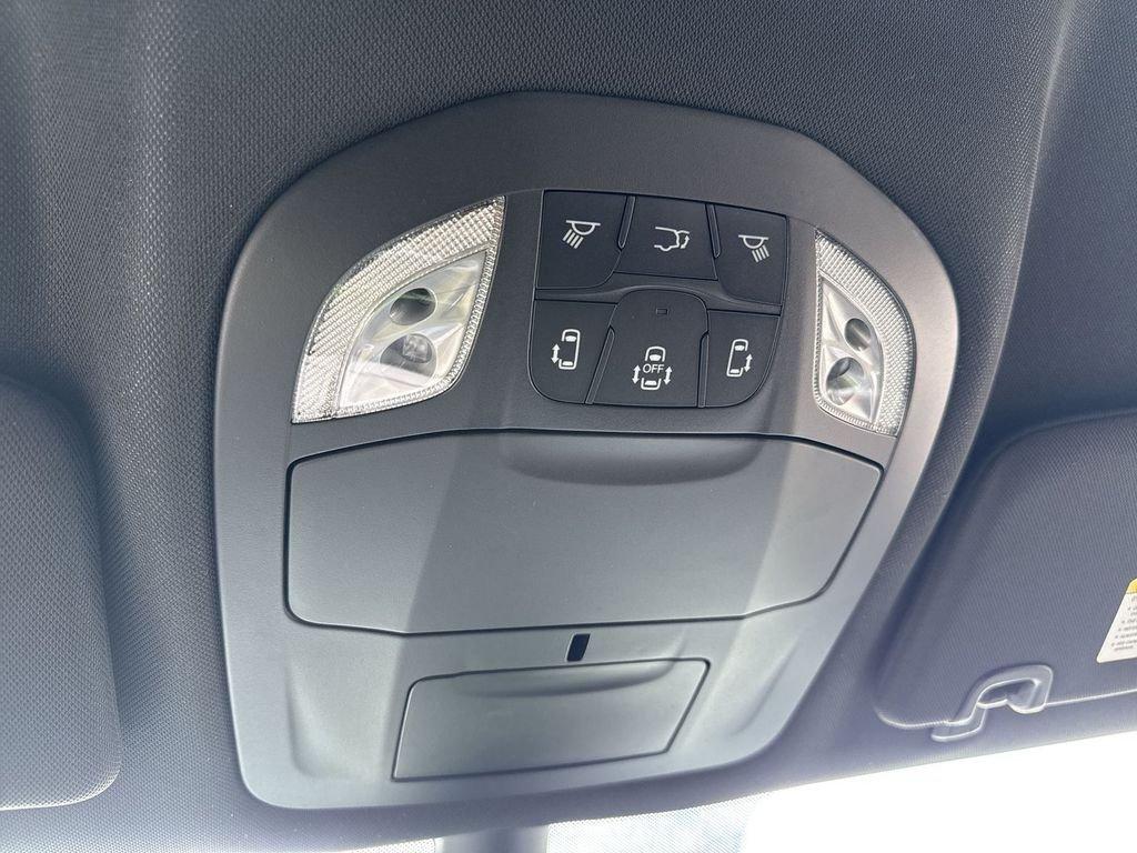 Chrysler Pacifica Select - Thumbnail 17