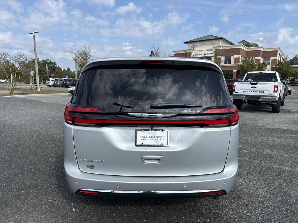 Chrysler Pacifica Select - Thumbnail 5