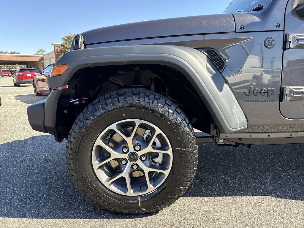 Jeep Wrangler 2-Door Sport S - Thumbnail 11