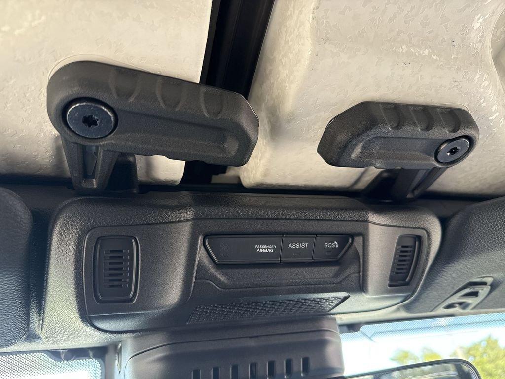 Jeep Gladiator Sport S 4X4 - Thumbnail 18