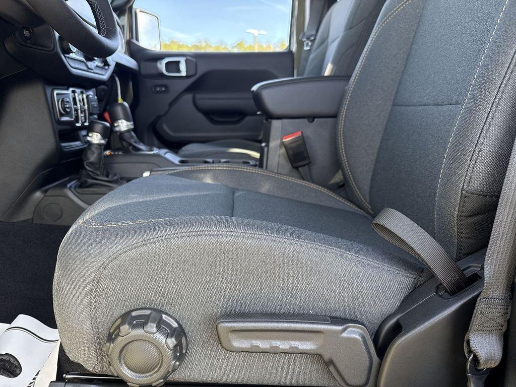 Jeep Gladiator Sport S 4X4 - Thumbnail 13