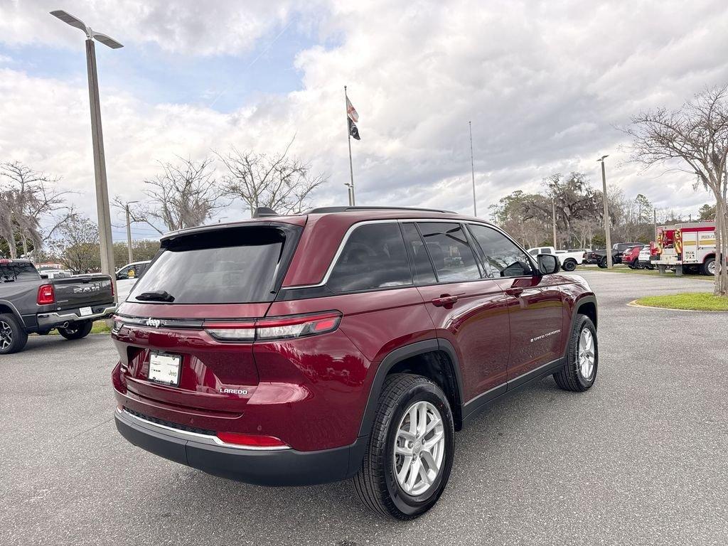 Jeep Grand Cherokee Laredo X 4X4 - Thumbnail 4