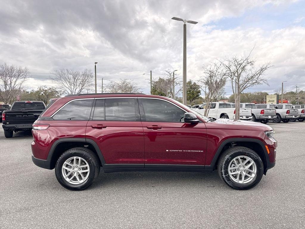 Jeep Grand Cherokee Laredo X 4X4 - Thumbnail 3