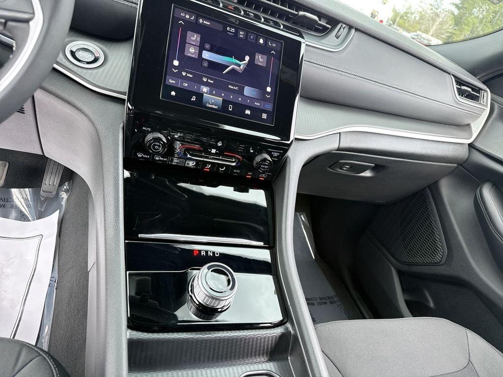 Jeep Grand Cherokee Laredo X 4X4 - Thumbnail 20