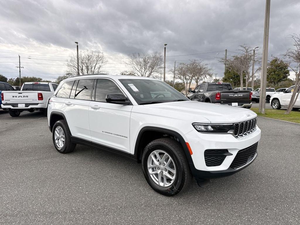 Jeep Grand Cherokee Laredo X 4X4 - Thumbnail 2