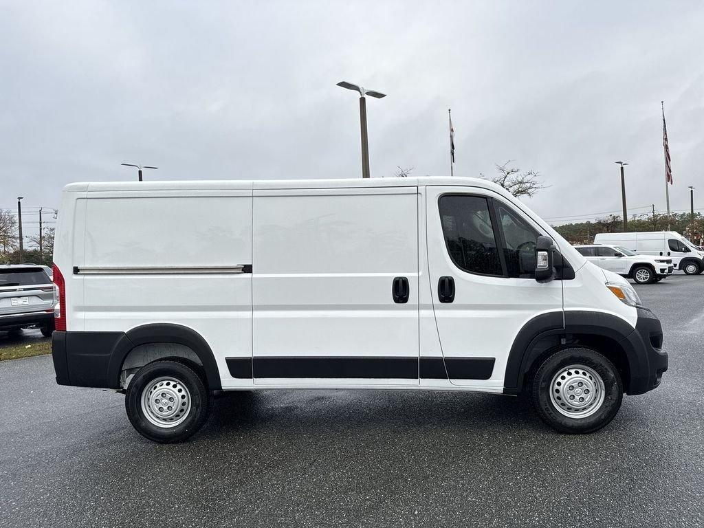 Ram Promaster 1500 Tradesman Cargo Van Low Roof 136' Wb - Thumbnail 3