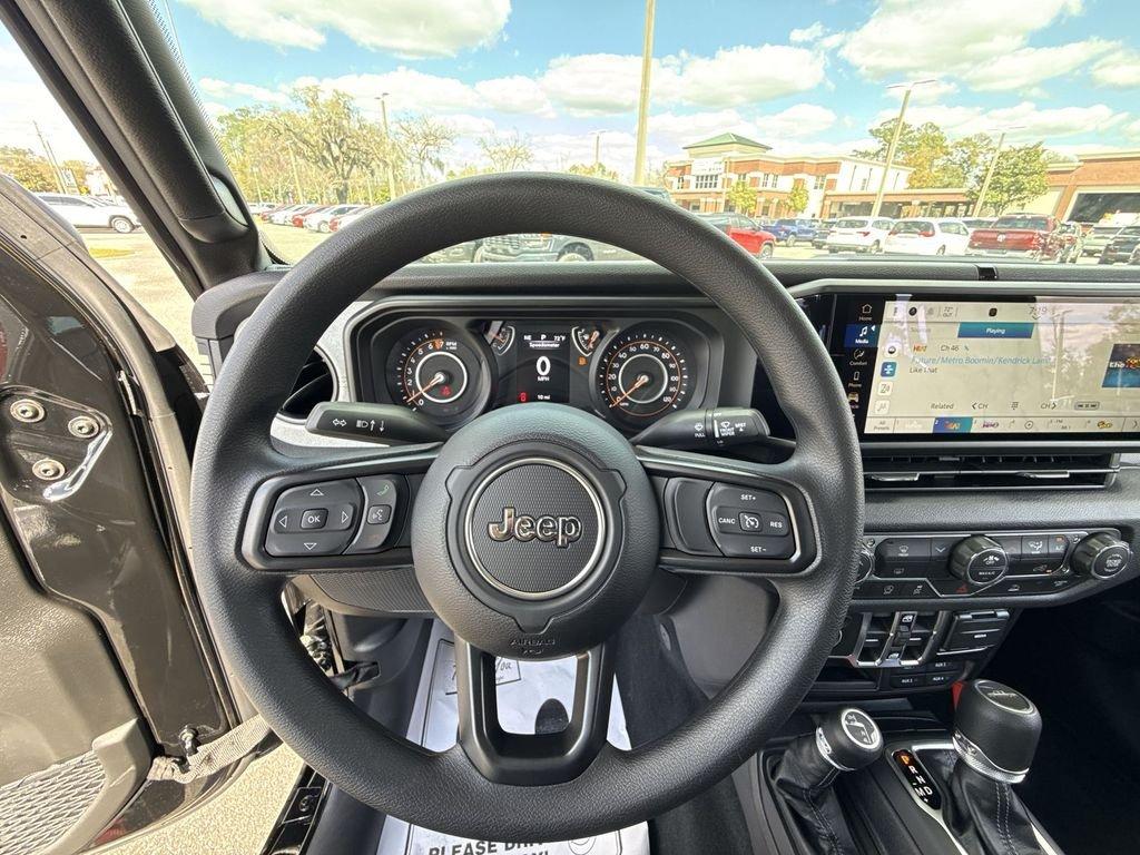 Jeep Gladiator Sport 4X4 - Thumbnail 15