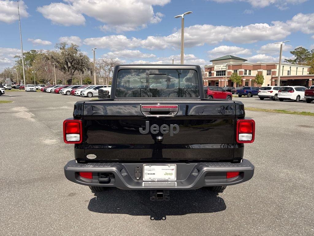 Jeep Gladiator Sport 4X4 - Thumbnail 5